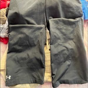 * 3 for $20* Under Armour  black Capri workout bottoms